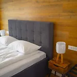 Neli - One Bedroom