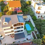 Neli - One Bedroom * Traù