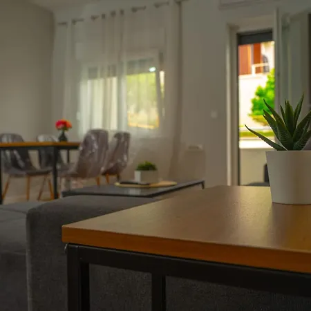 Neli - One Bedroom * Traù