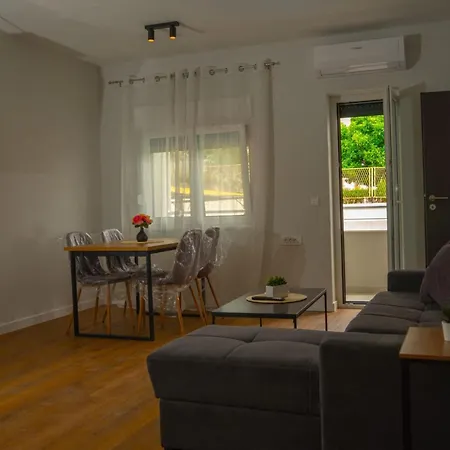 Neli - One Bedroom 公寓 特罗吉尔