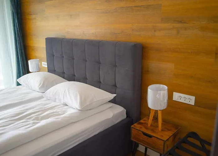 Neli - One Bedroom