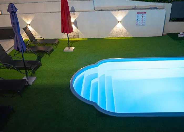 Neli - One Bedroom *