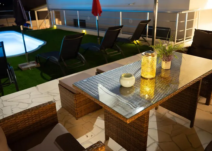 Neli - One Bedroom 特罗吉尔