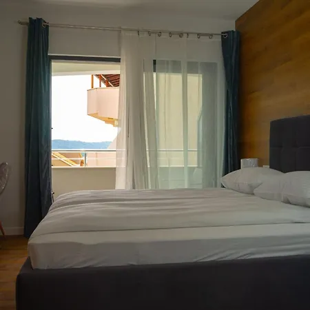 Neli - One Bedroom Apartment